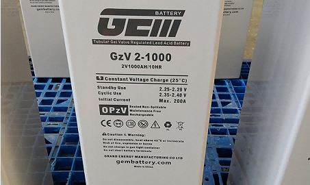 Esportazione di batterie OPzV 2V1000Ah e rack per batterie, cavi e barre collettrici