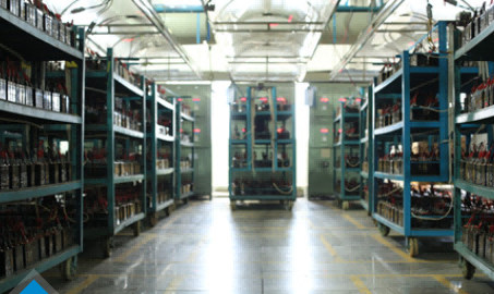 Speciale metodo di ricarica della batteria (verticale) per la batteria dell'UPS